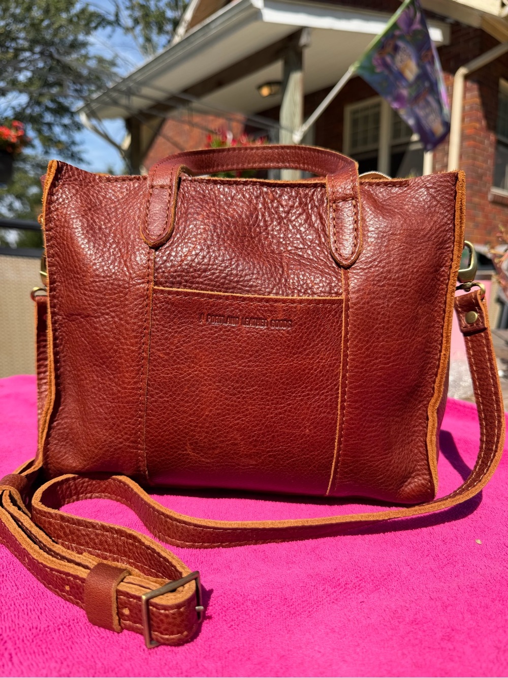 Portland Leather Nutmeg Small Zippered Lola